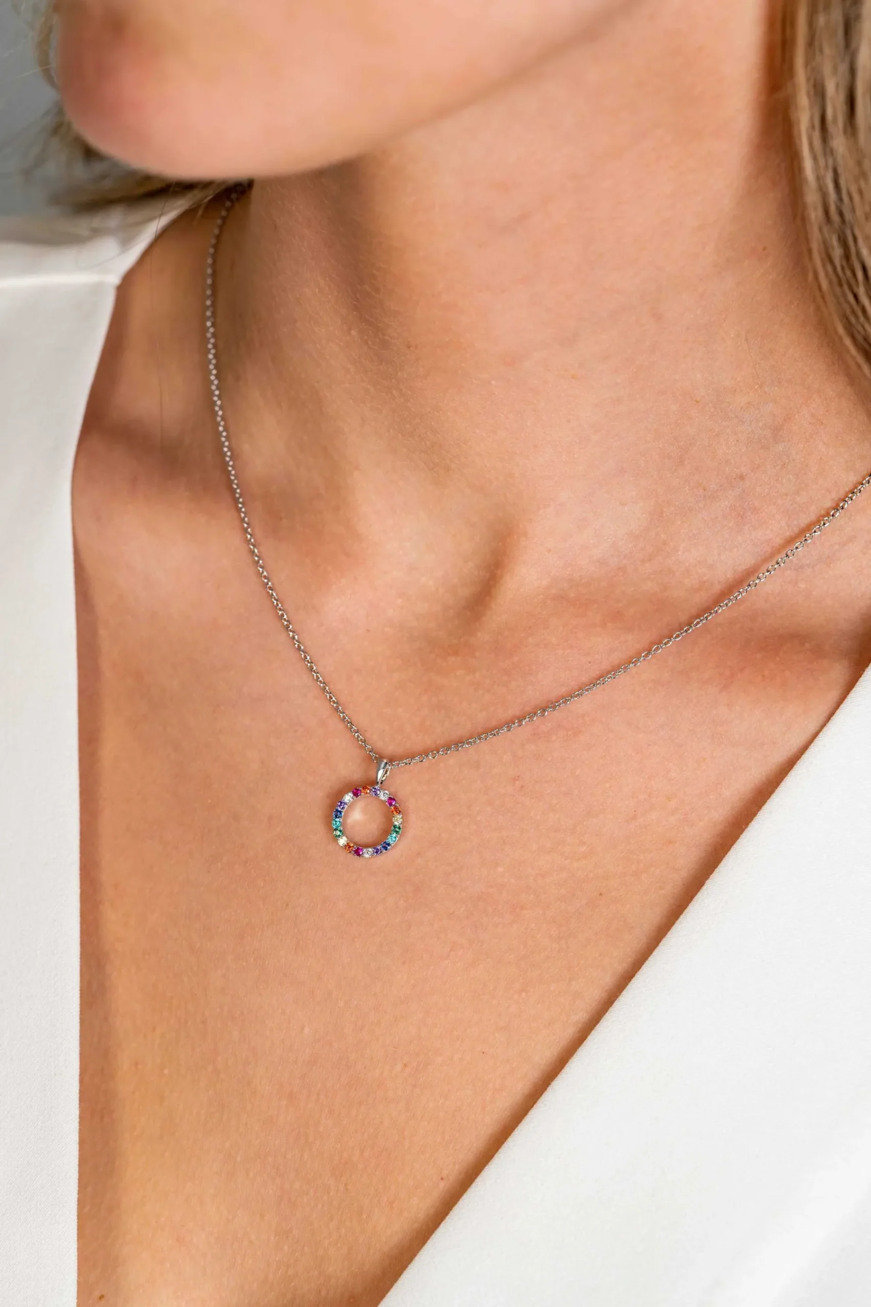 ZINZI zilveren hanger 12mm bezet met regenboog kleurstenen ZIH2170Z (zonder collier)