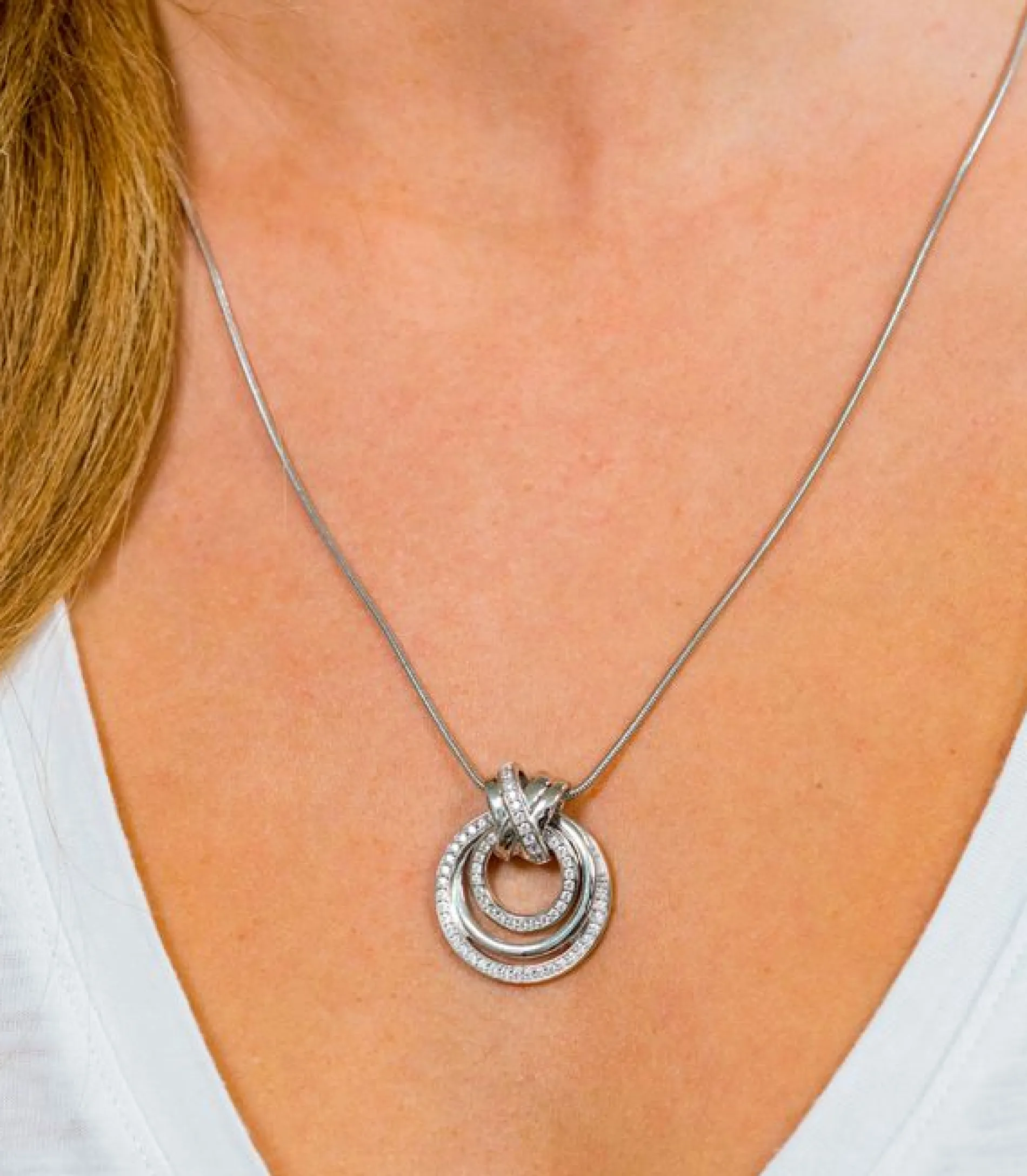 ZINZI zilveren hanger rond kruislings wit 27mm ZIH1791 (zonder collier)