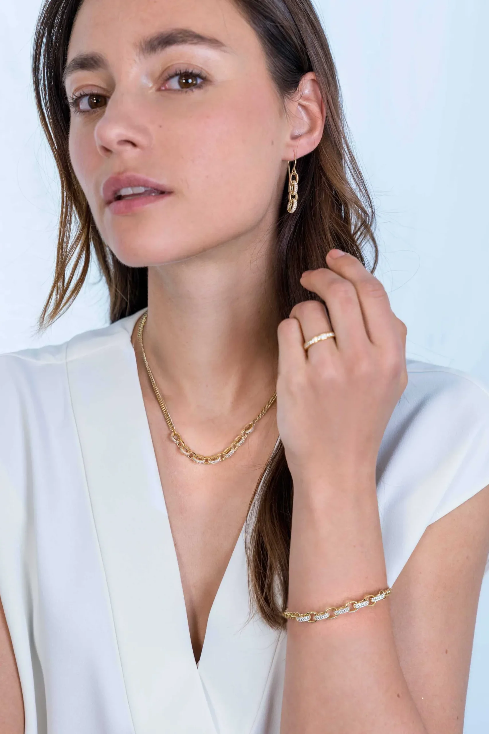 ZINZI zilveren luxe oorhangers 14K geel verguld 35mm ovale schakels witte zirconia ZIO2203Y