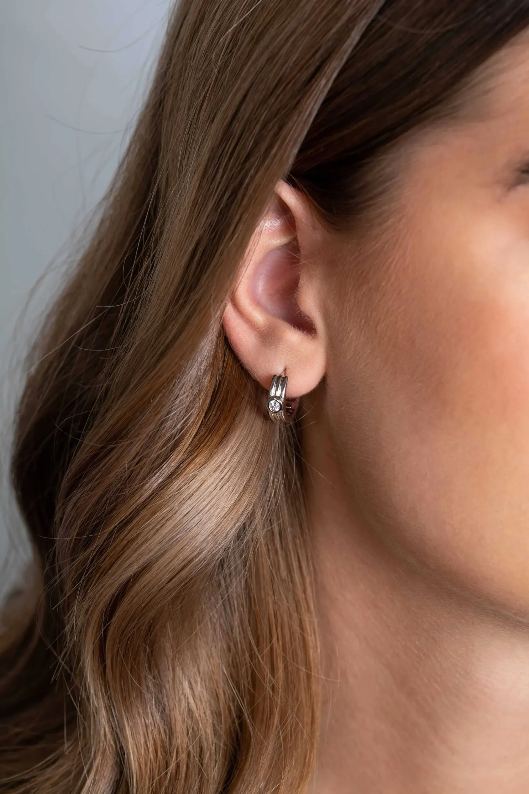 ZINZI zilveren luxe oorringen drie gladde banen en witte ronde zirconia 15x4mm ZIO2241