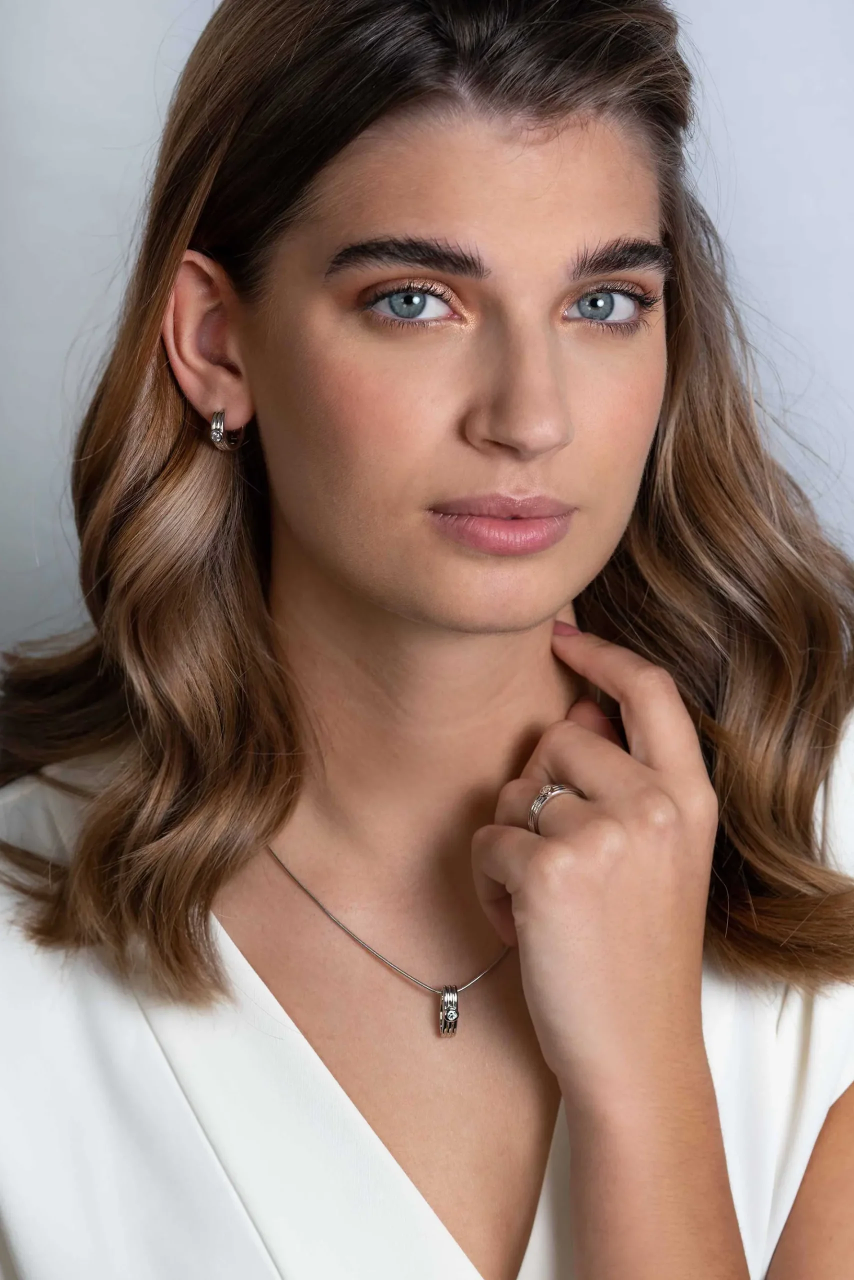 ZINZI zilveren luxe oorringen drie gladde banen en witte ronde zirconia 15x4mm ZIO2241