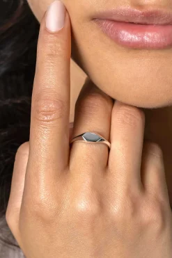 ZINZI zilveren monogram ring in glanzende zeshoekvorm (5,5mm) ZIR2437