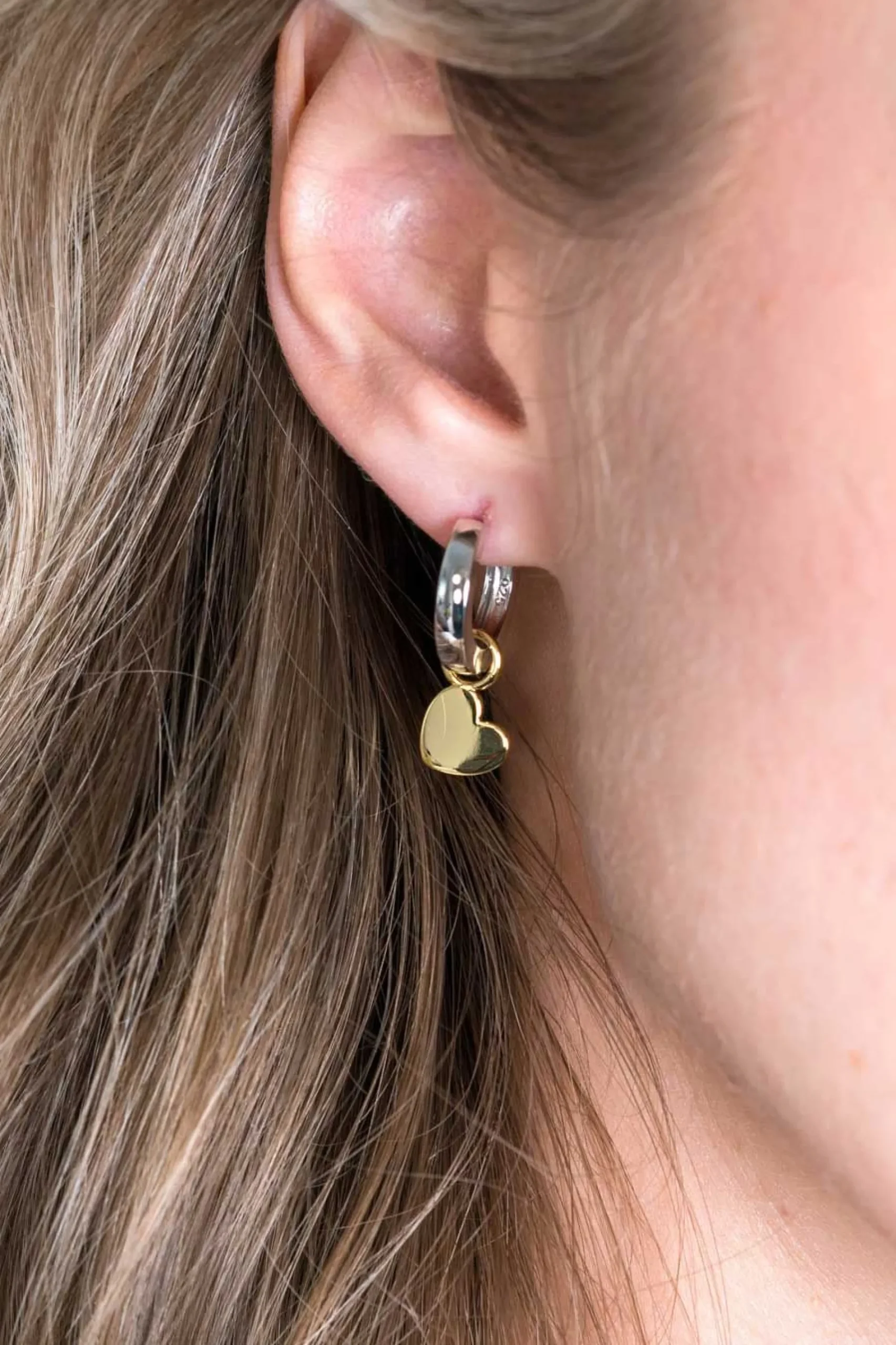 ZINZI zilveren oorbedels 14K geel verguld hartvorm 8mm ZICH1826G (zonder oorringen)