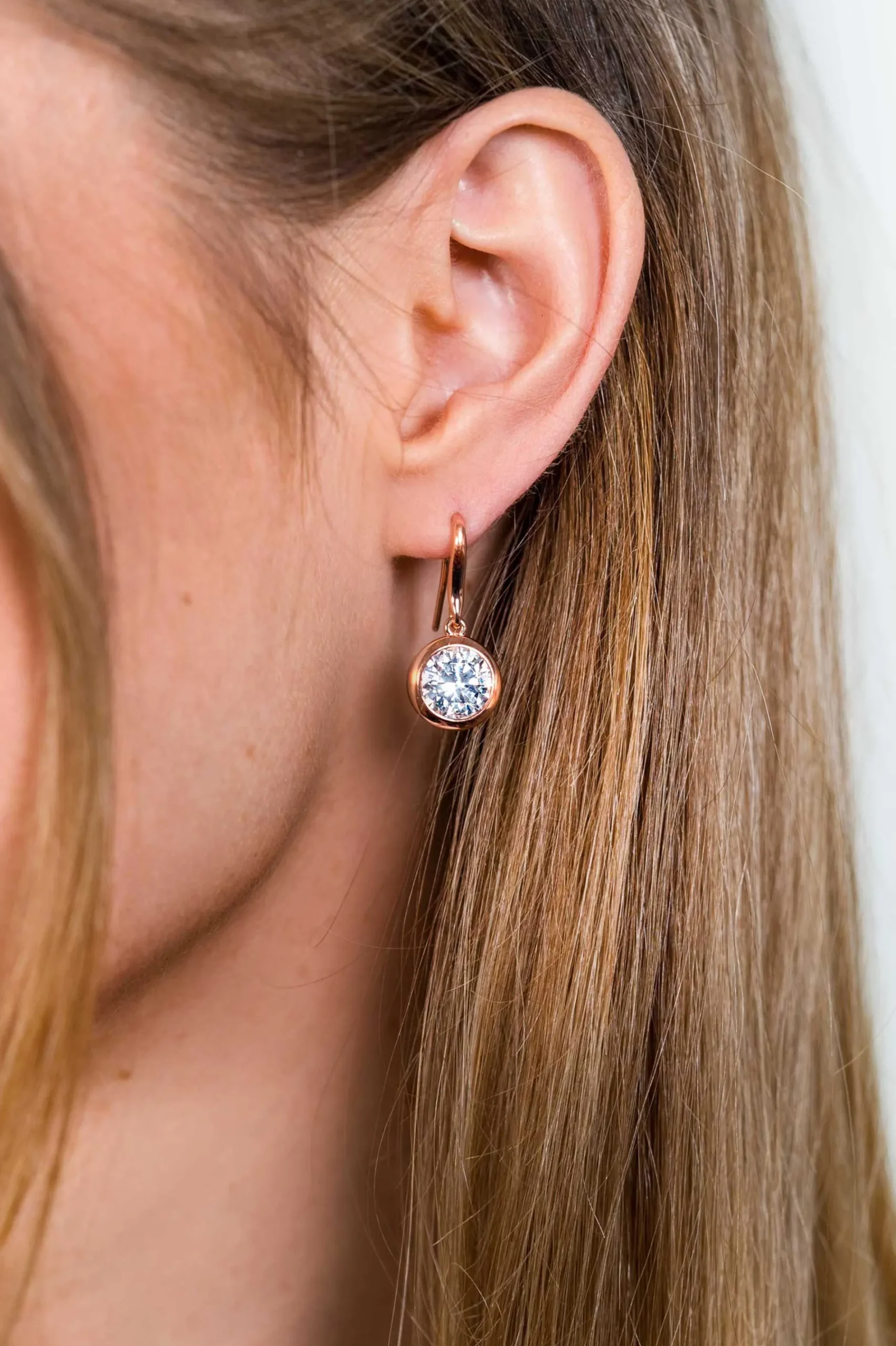 ZINZI zilveren oorhangers rosé verguld witte zirconia 11mm ZIO3