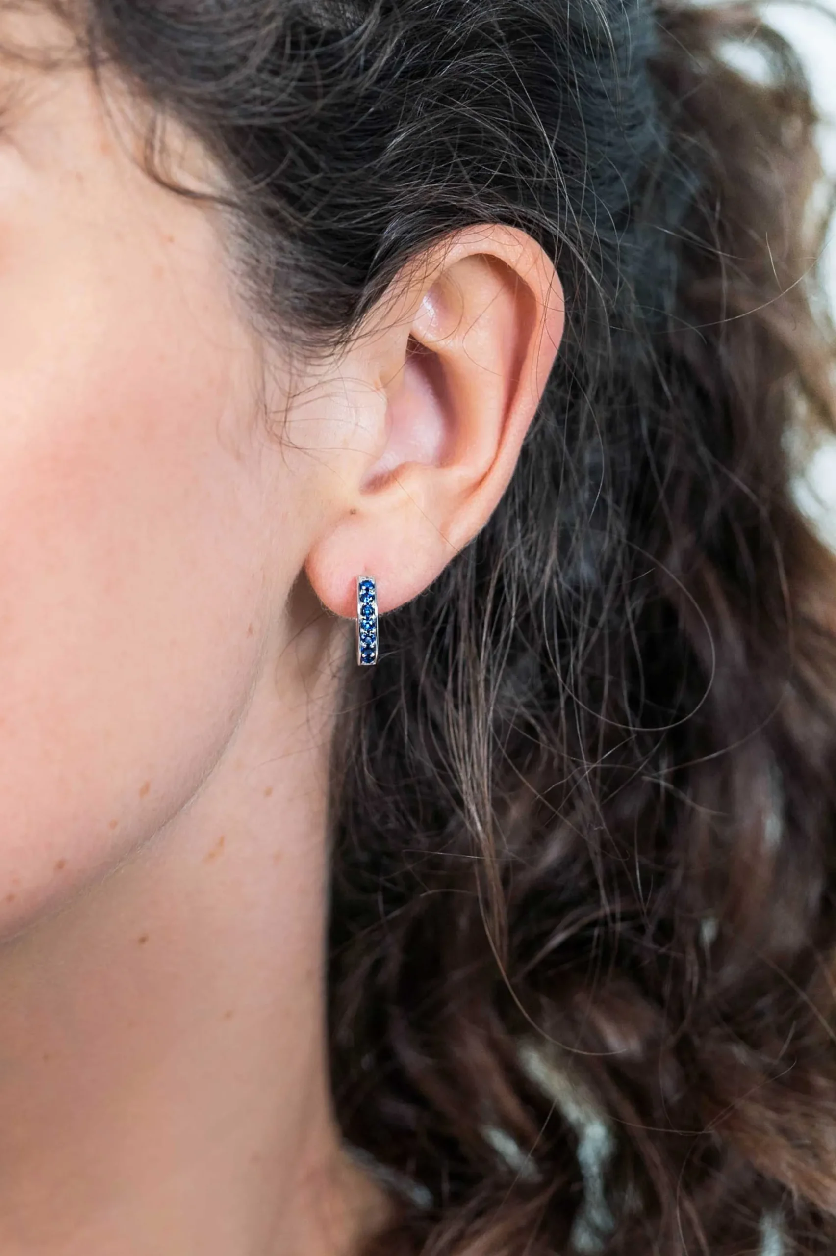 Zinzi zilveren oorringen 15 x 3mm donkerblauw ZIO191DB