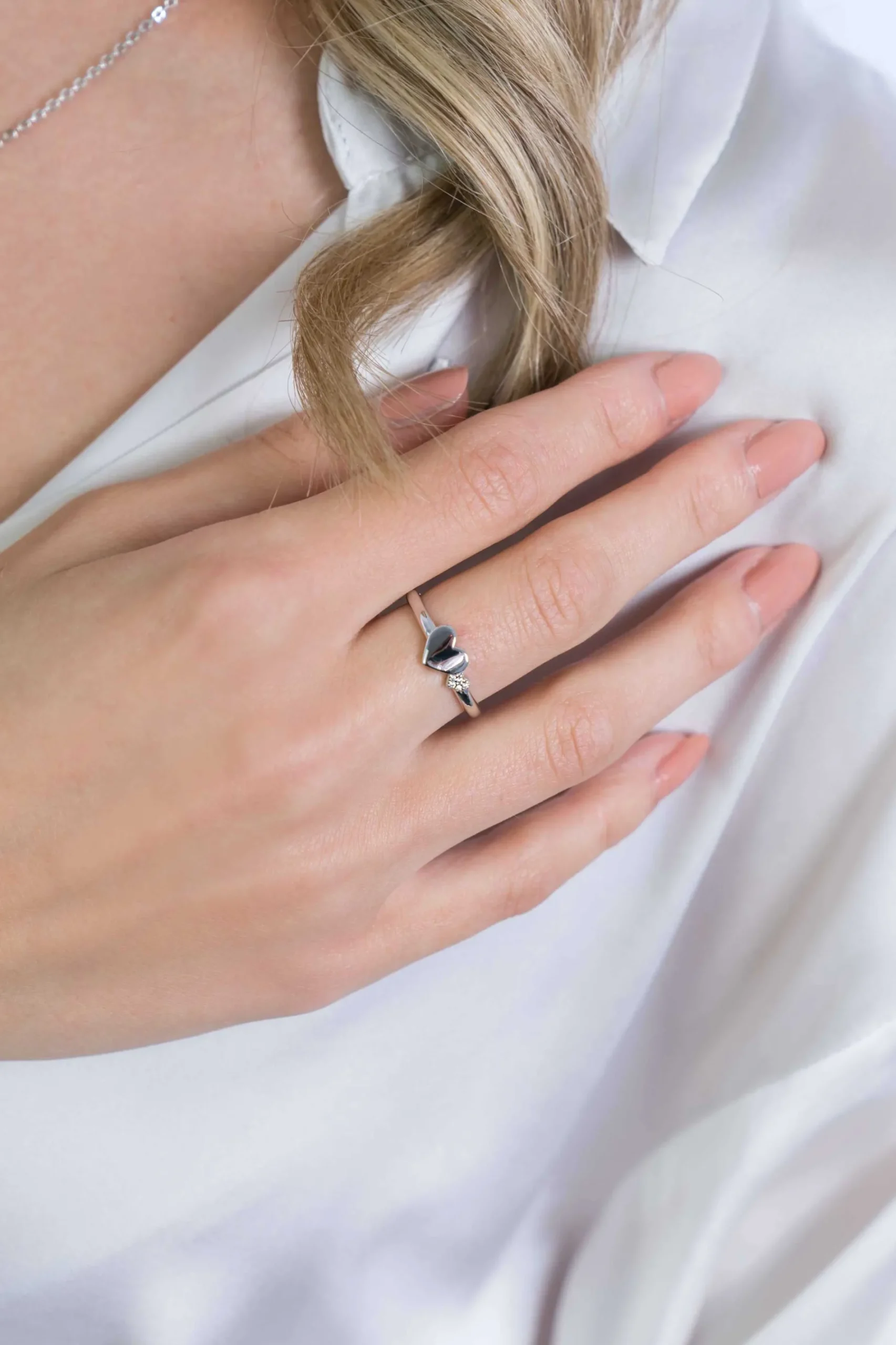 ZINZI zilveren ring hartjes glad en witte zirconia's ZIR2137