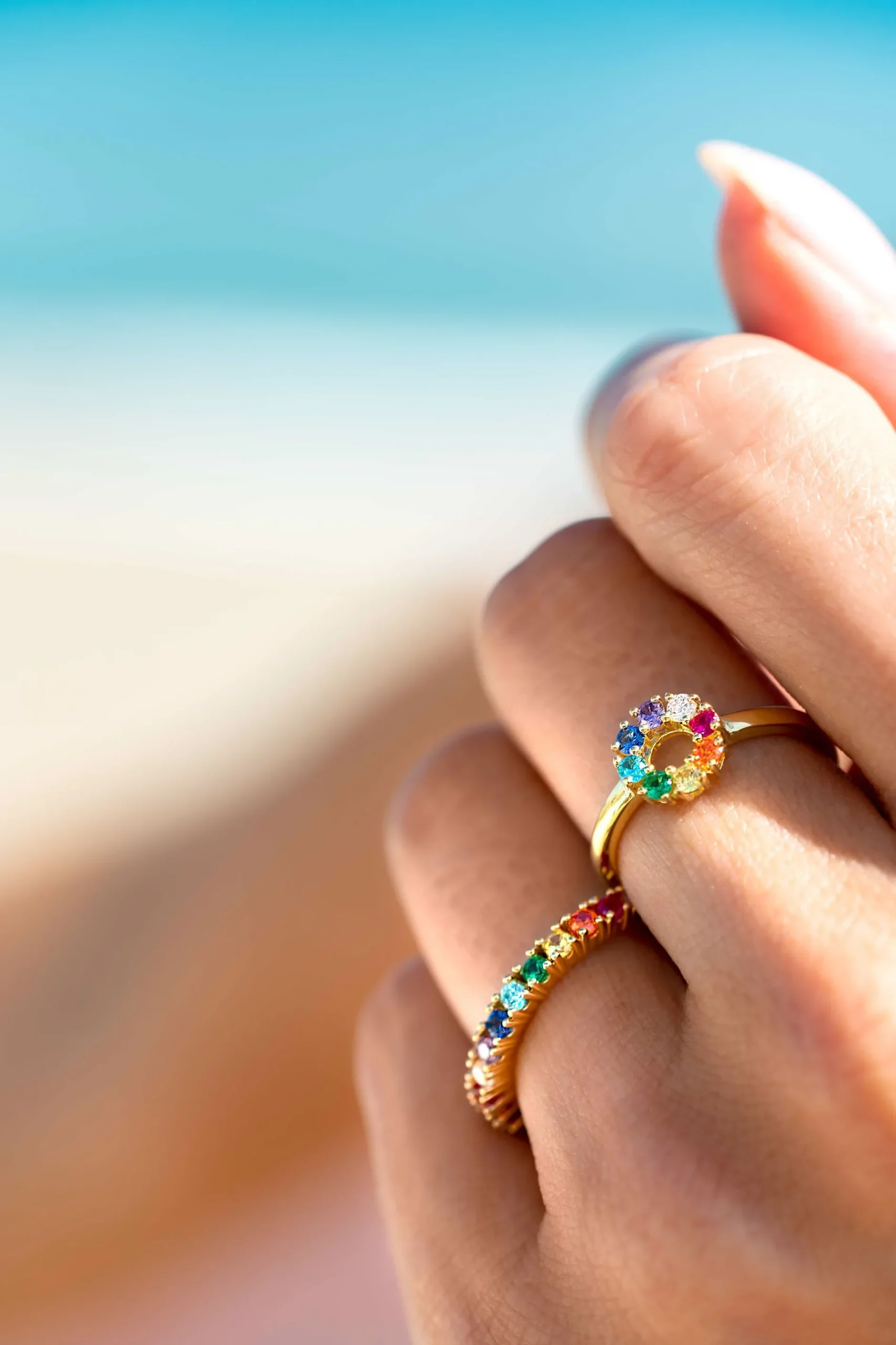ZINZI zilveren ring 14K geel verguld 8,5mm bezet regenboog ZIR2172