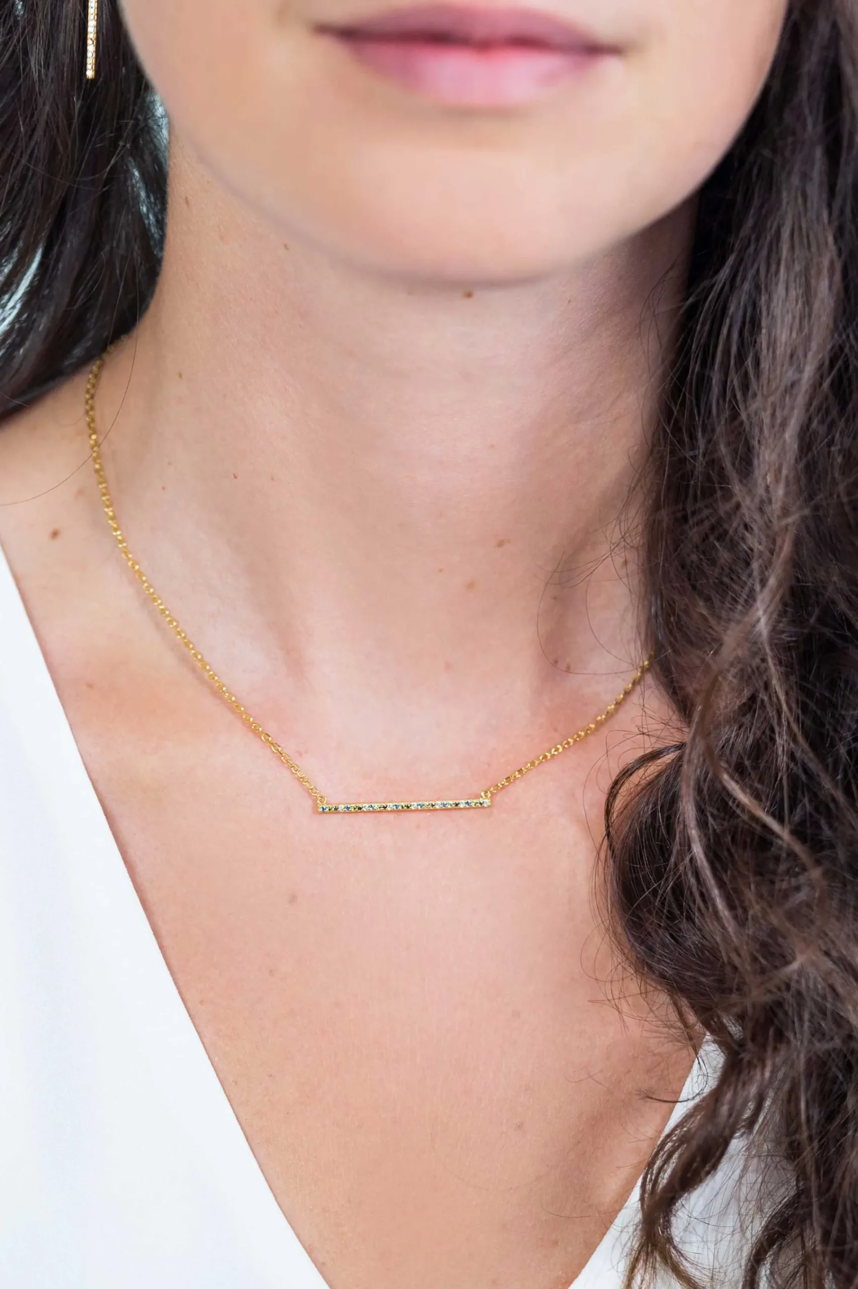 ZINZI zilveren schakelcollier geelverguld met balkje witte zirconia's, groene blauwe bruine kleurstenen 42-45cm ZIC1964G