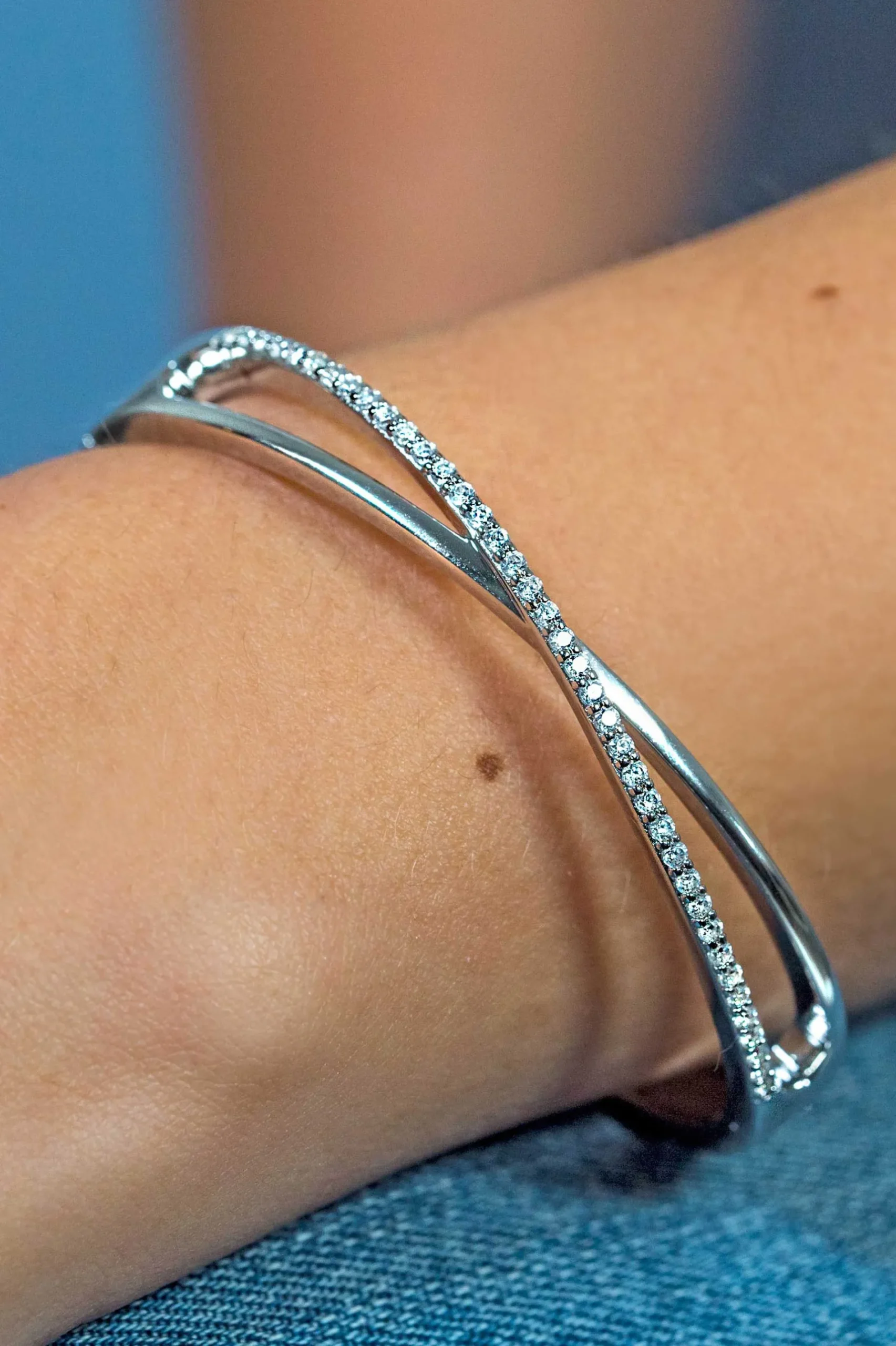 ZINZI zilveren slavenarmband kruislings wit ZIA1569